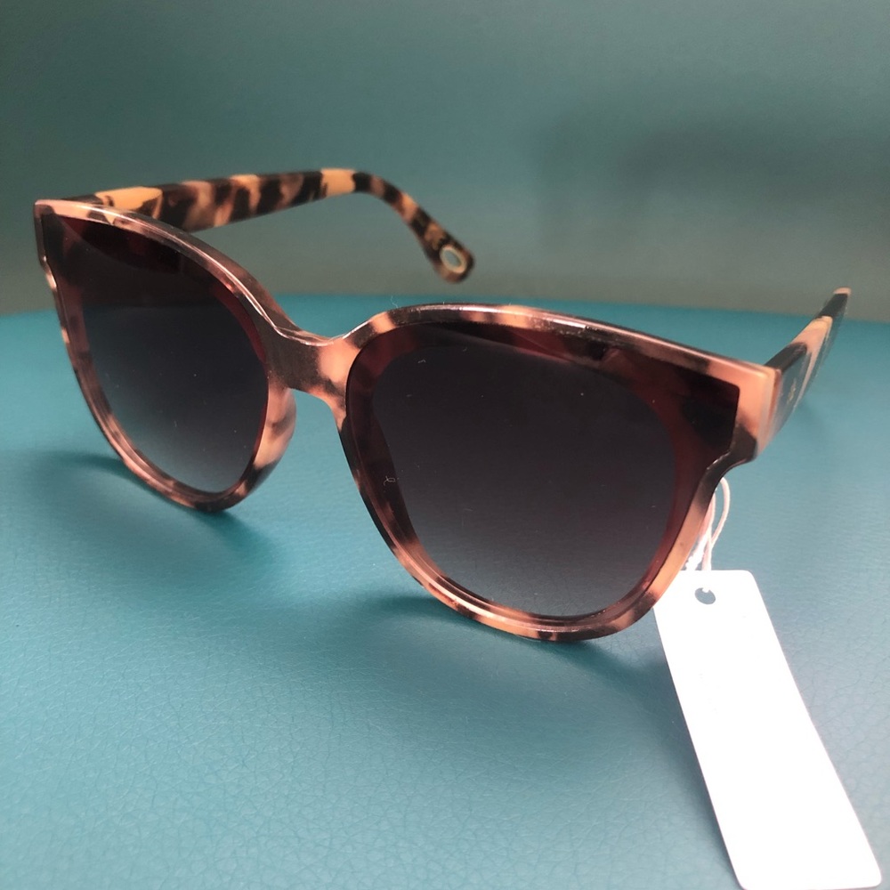 NWT Lele Sadoughi oversized sunglasses